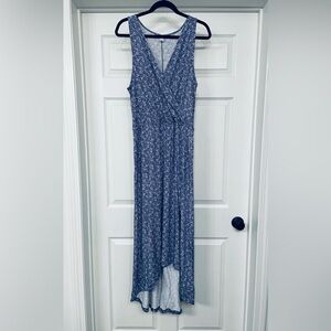 Old Navy Women’s Sleeveless Maxi Dress
